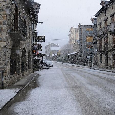 Borda Felices Hostel Broto Εξωτερικό φωτογραφία