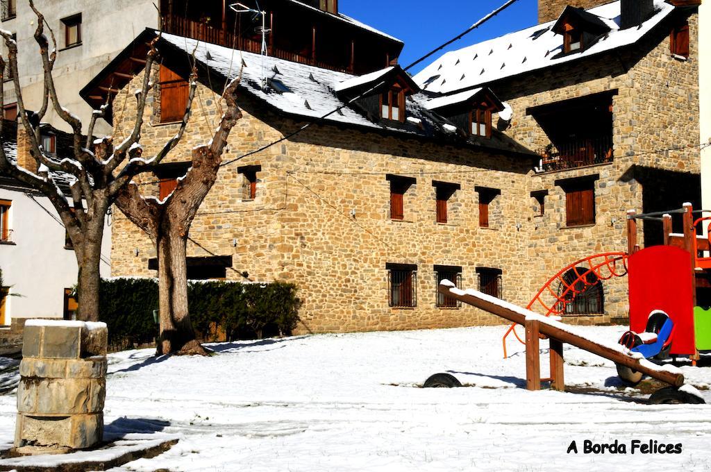Borda Felices Hostel Broto Εξωτερικό φωτογραφία