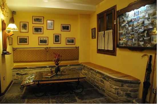 Borda Felices Hostel Broto Εξωτερικό φωτογραφία